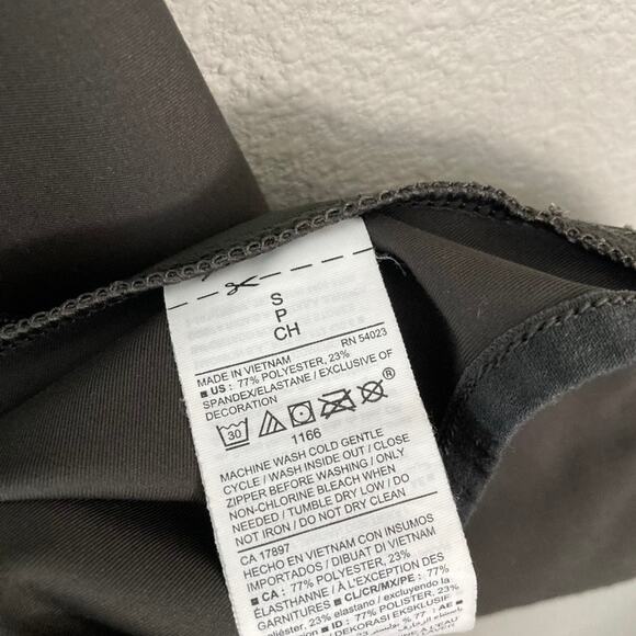 Old Navy Active Full Zipper Track Running Jacket - Black - Small - Picture 7 of 7